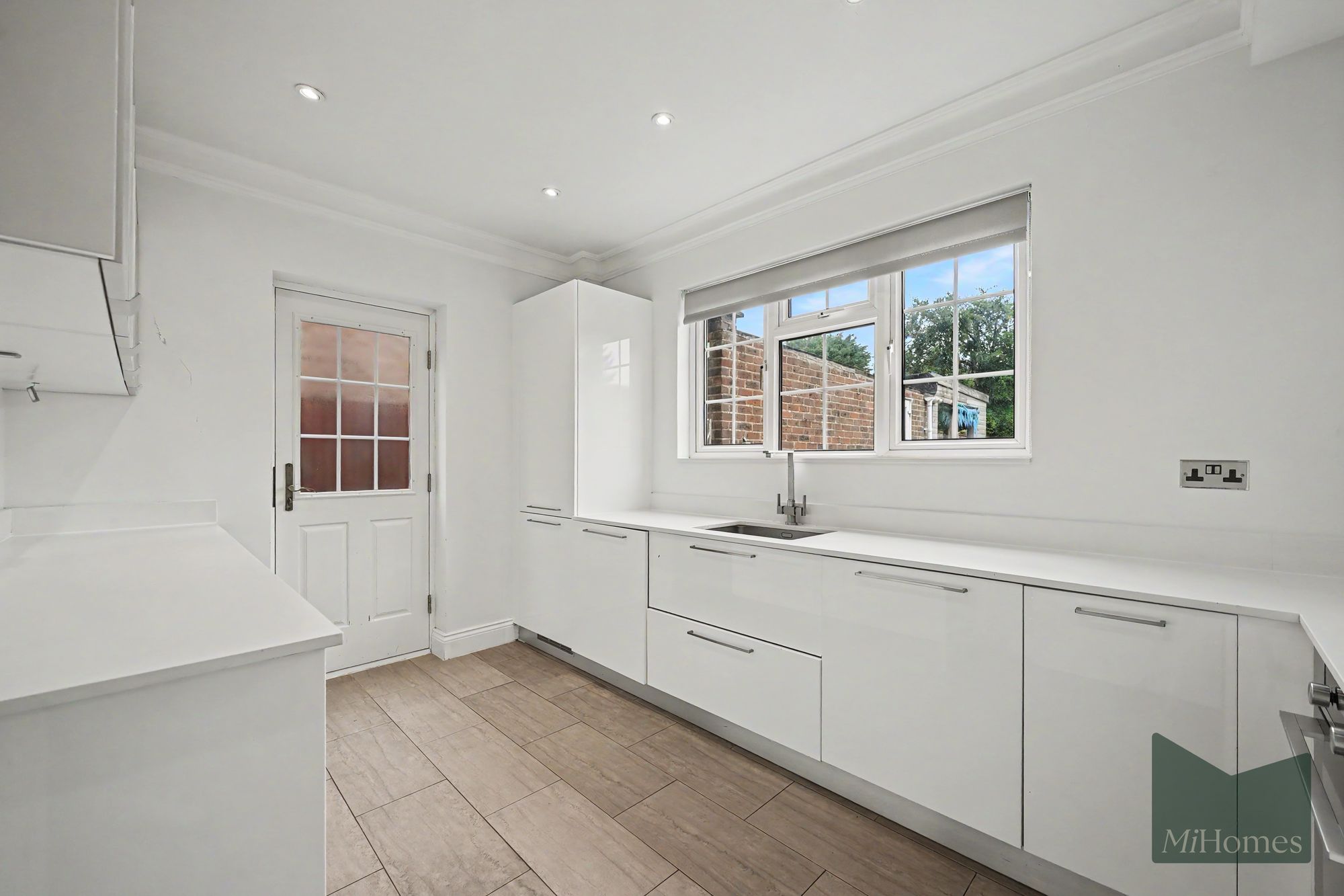 4 bed detached house to rent in Pine Grove, Brookmans Park, AL9 - Property Image 6
