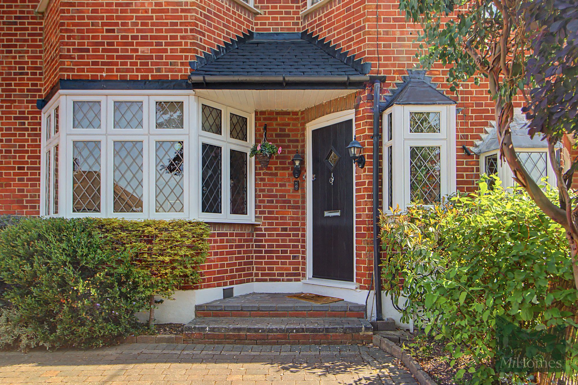 3 bed semi-detached house for sale in Abbotshall Avenue, London, N14 - Property Image 2