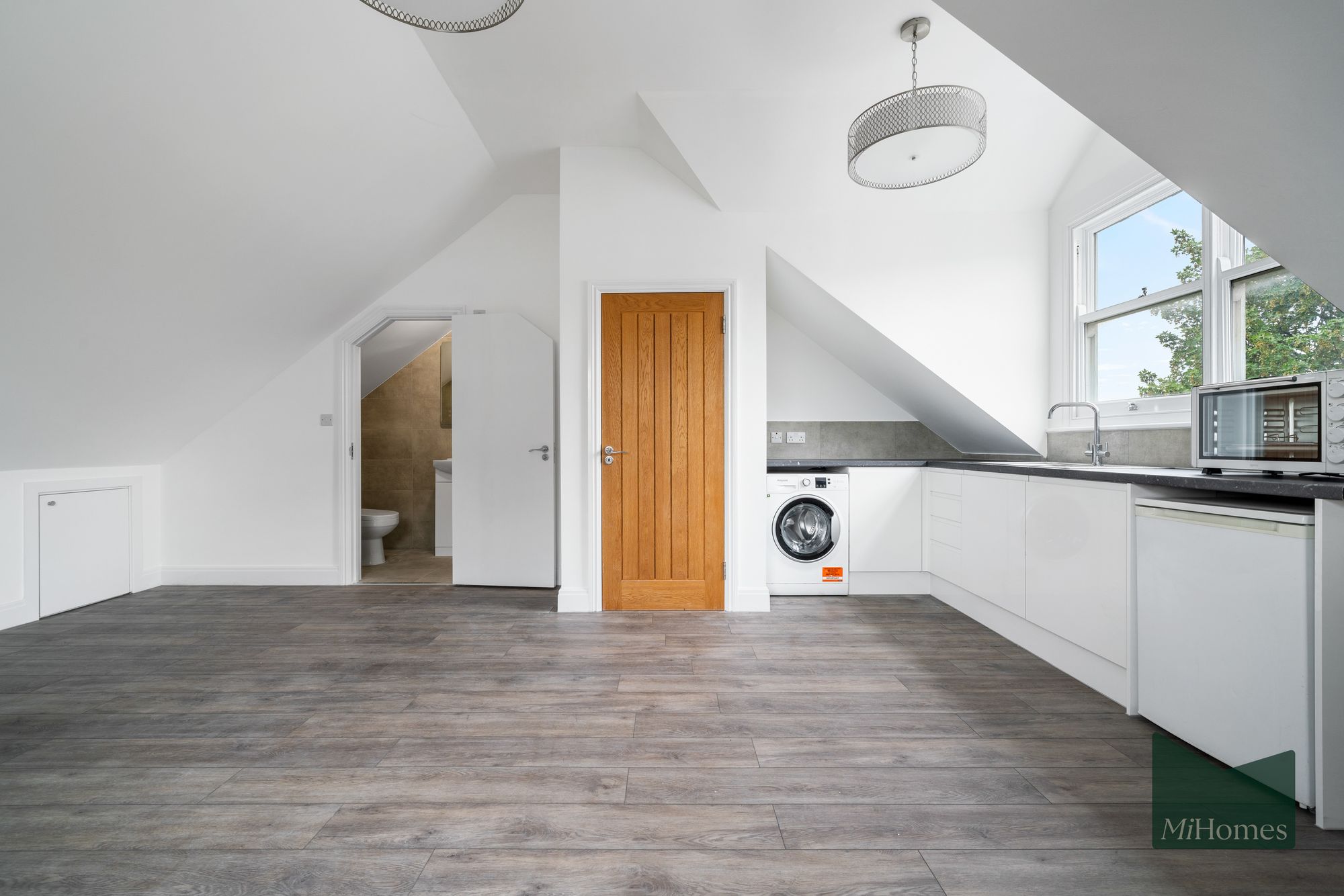 Flat to rent in Pretoria Road, Chingford, E4  - Property Image 12