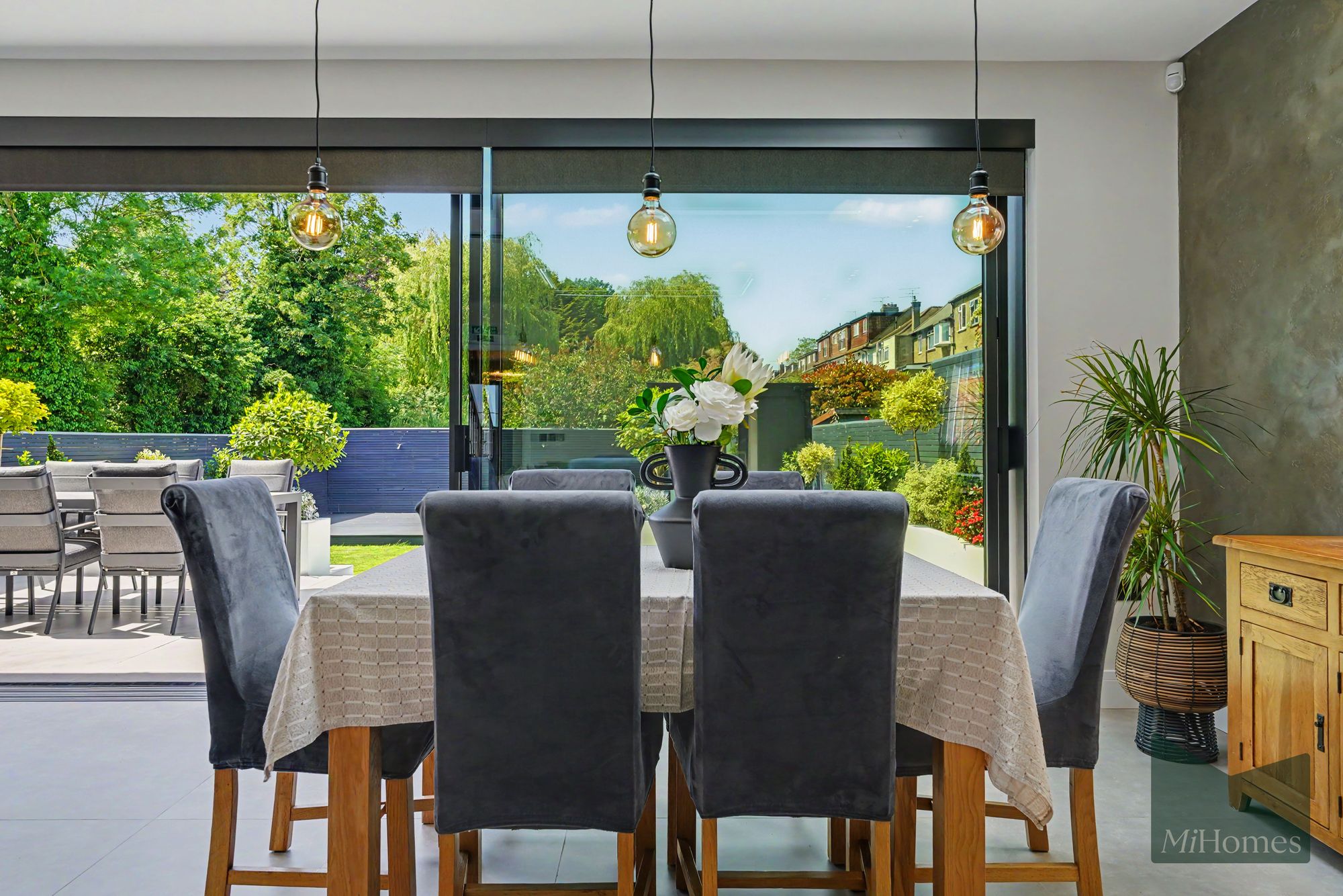 6 bed semi-detached house for sale in Church Close, London, N20  - Property Image 7