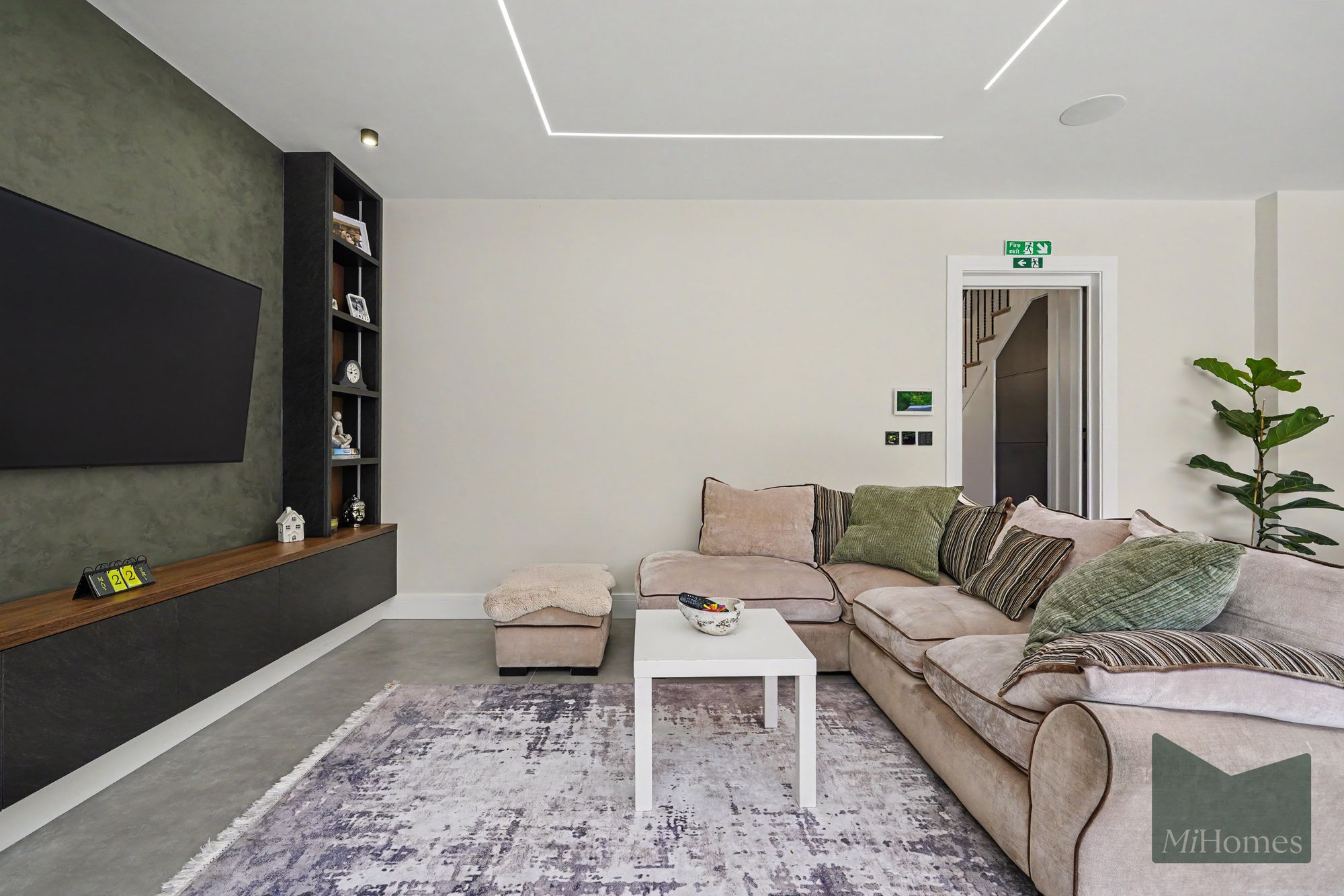 6 bed semi-detached house for sale in Church Close, London, N20  - Property Image 16