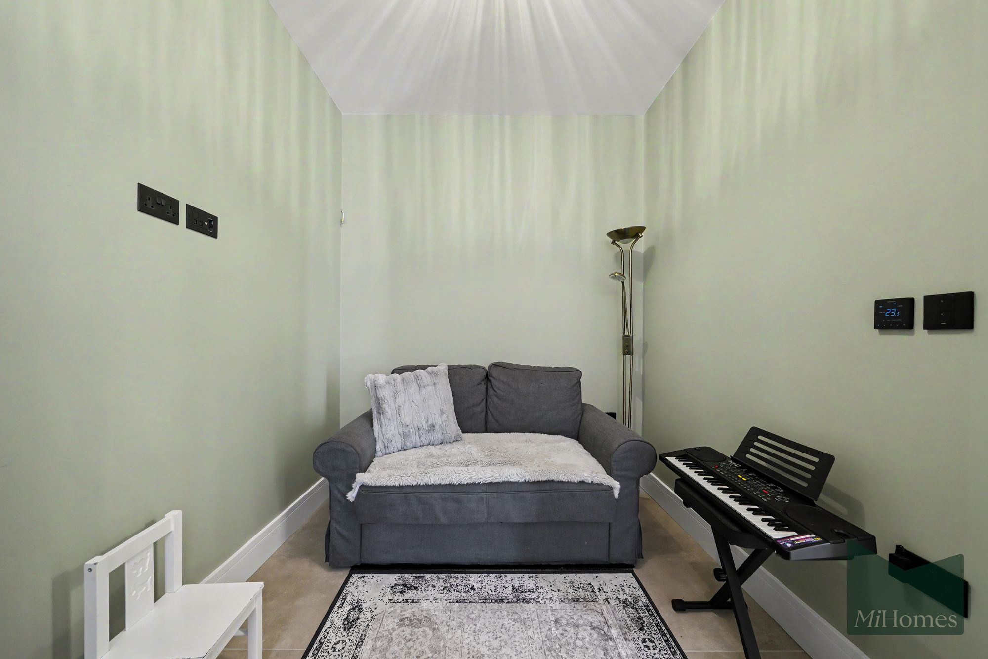 6 bed semi-detached house for sale in Church Close, London, N20  - Property Image 31