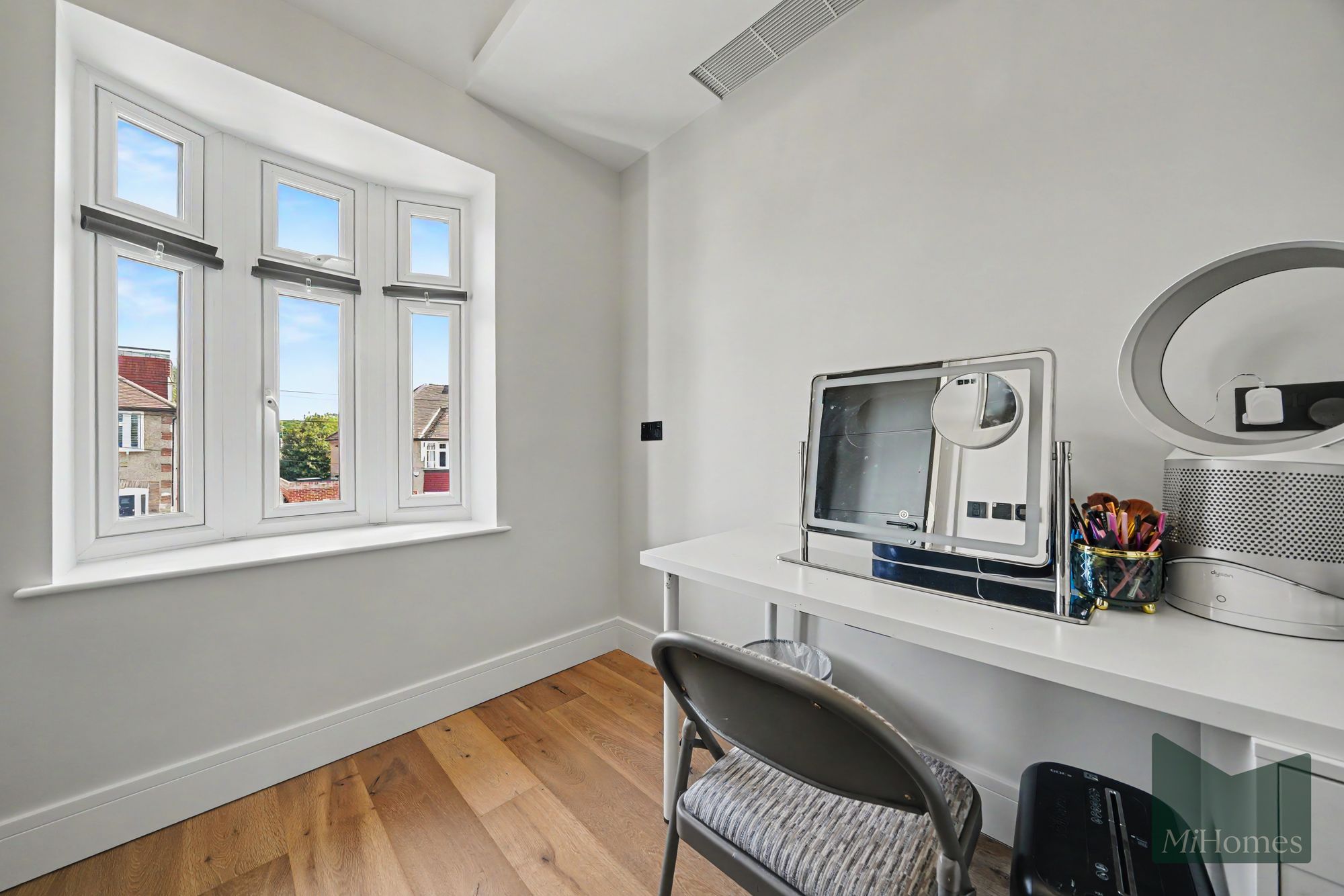 6 bed semi-detached house for sale in Church Close, London, N20  - Property Image 33