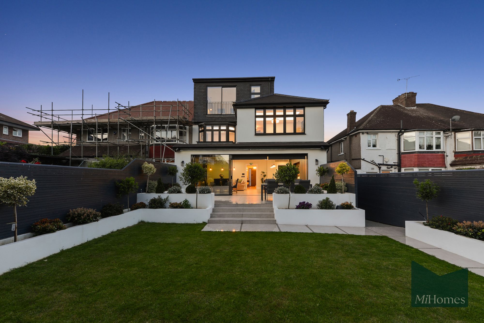 6 bed semi-detached house for sale in Church Close, London, N20  - Property Image 48