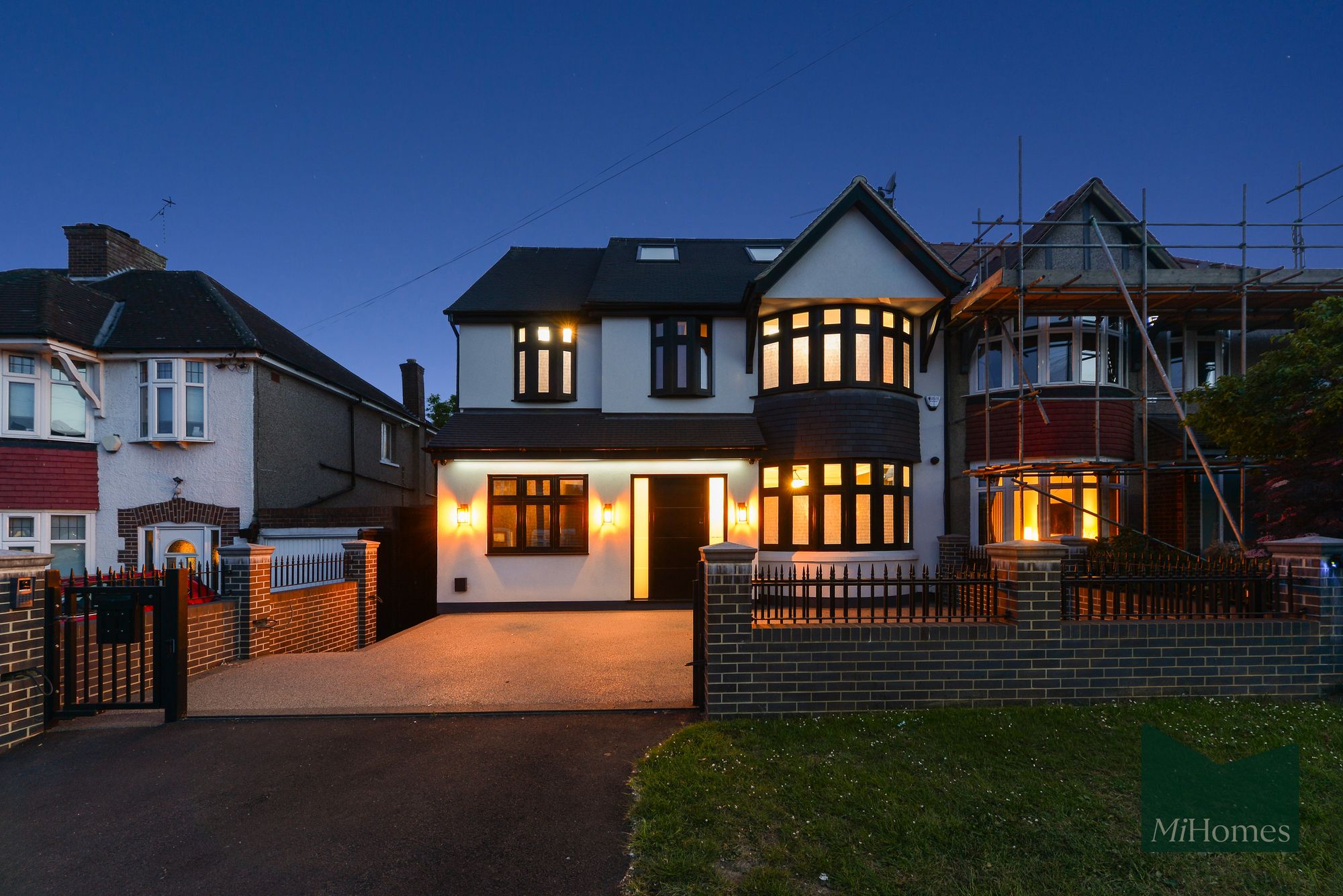 6 bed semi-detached house for sale in Church Close, London, N20  - Property Image 49