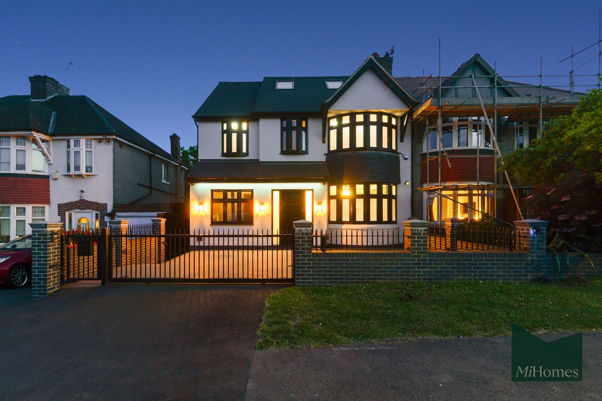 6 bed semi-detached house for sale in Church Close, London, N20  - Property Image 51