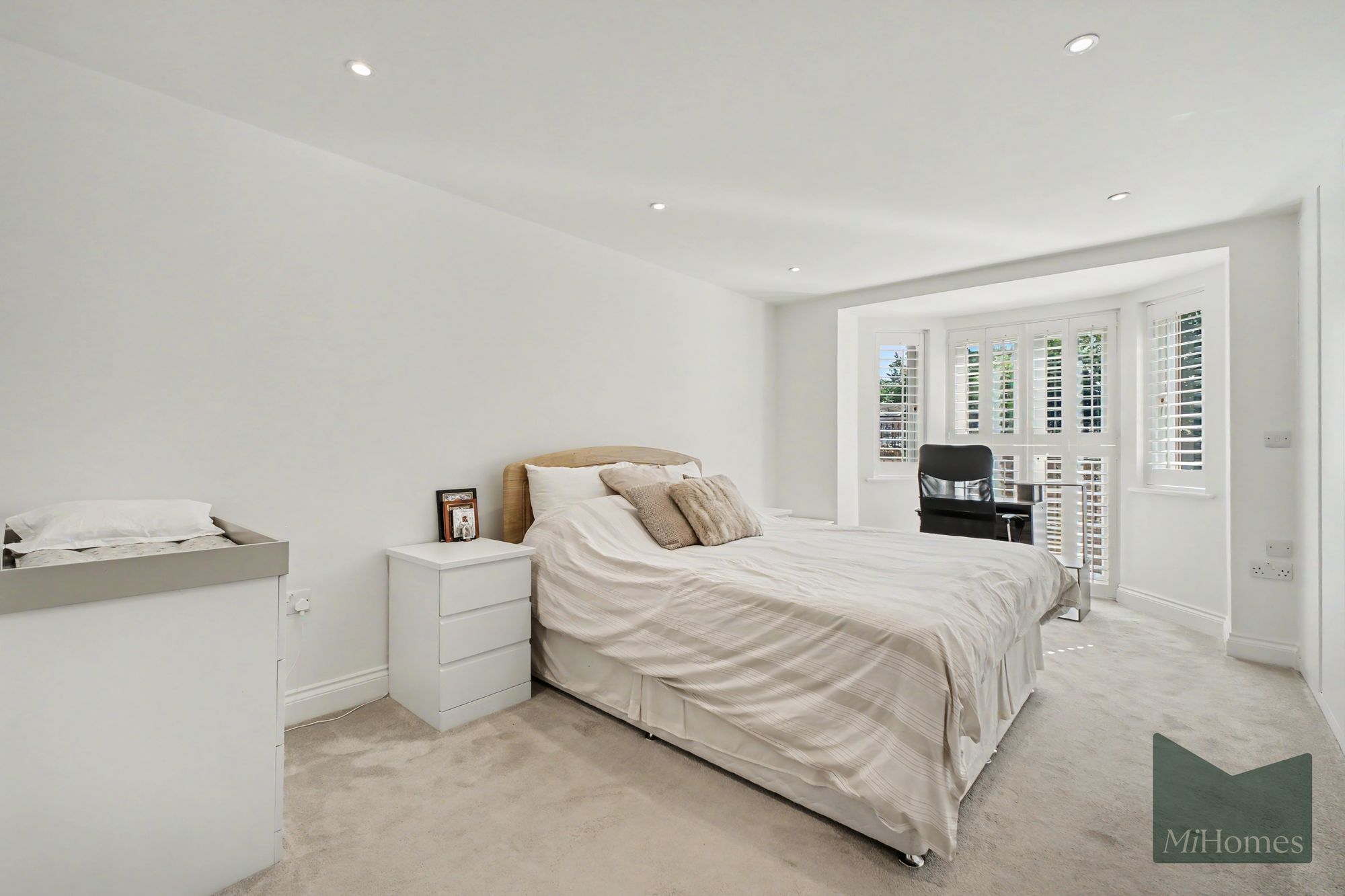 2 bed flat for sale in Slades Hill, Connor Court, EN2  - Property Image 6