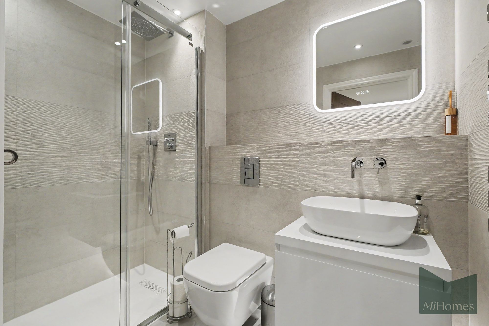 2 bed flat for sale in Slades Hill, Connor Court, EN2  - Property Image 8