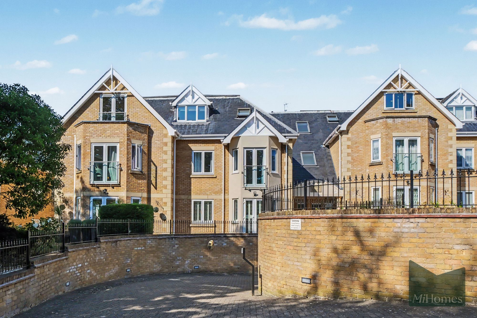 2 bed flat for sale in Slades Hill, Connor Court, EN2  - Property Image 1