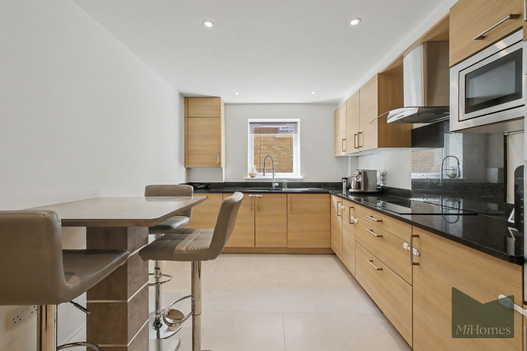 2 bed flat for sale in Slades Hill, Connor Court, EN2  - Property Image 2