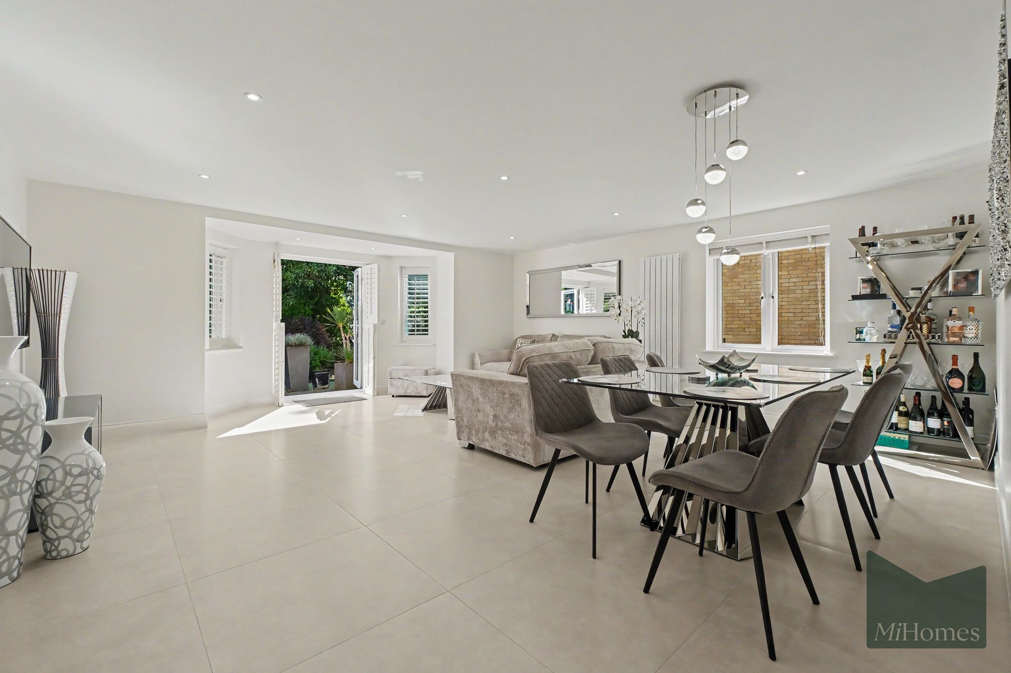 2 bed flat for sale in Slades Hill, Connor Court, EN2  - Property Image 4