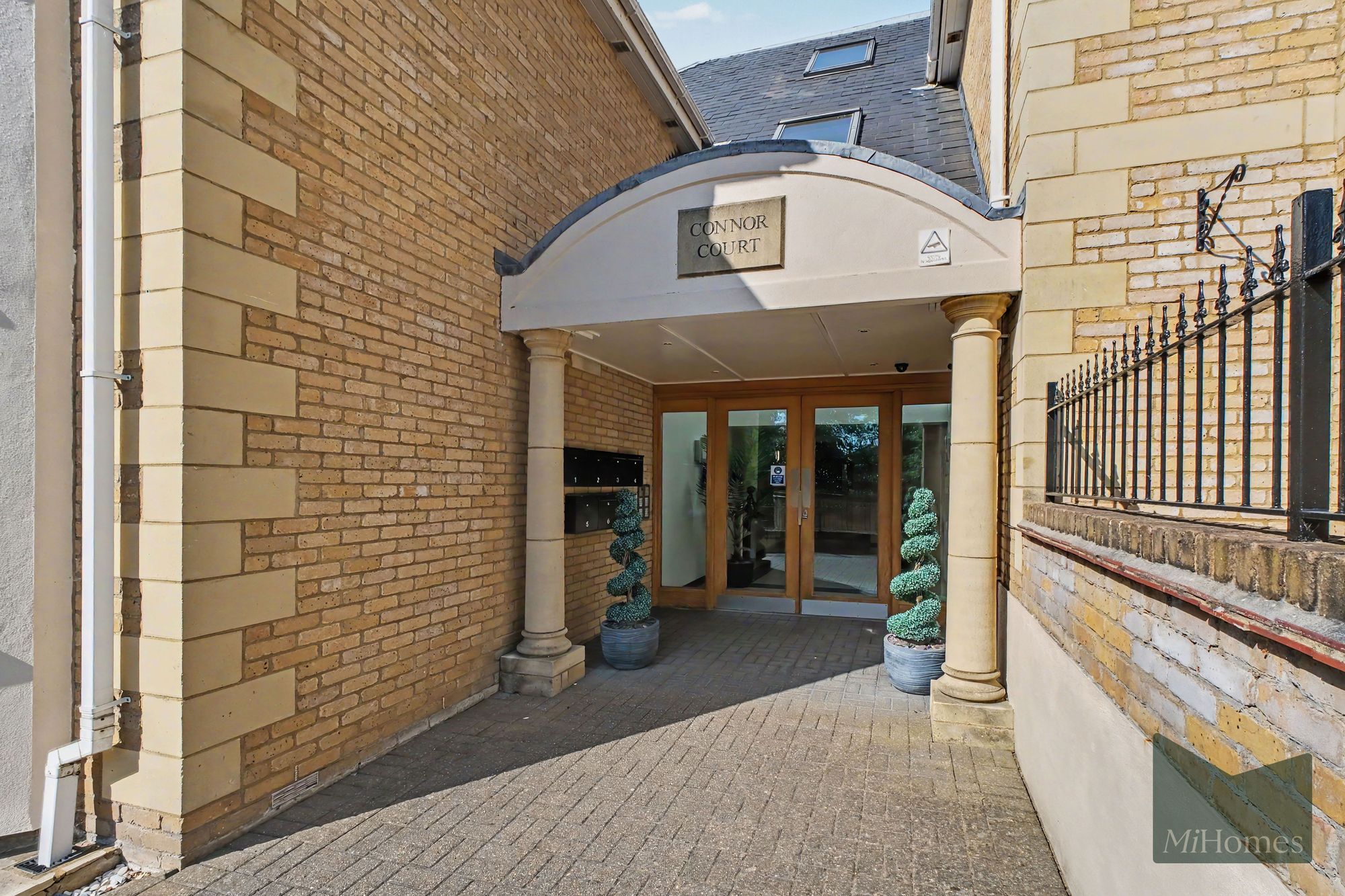 2 bed flat for sale in Slades Hill, Connor Court, EN2  - Property Image 16