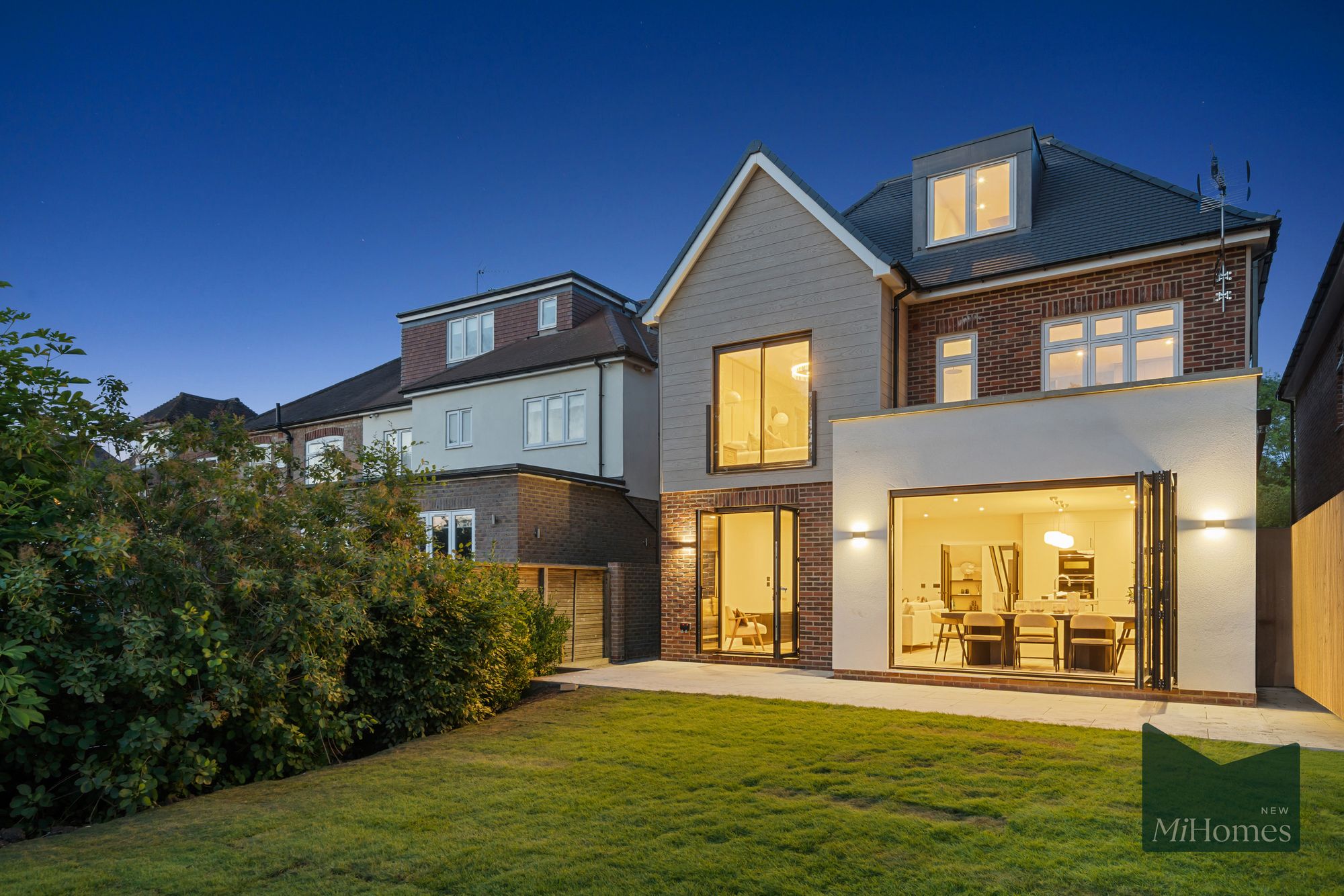 5 bed detached house for sale in Spring Court Road, Enfield, EN2 - Property Image 9