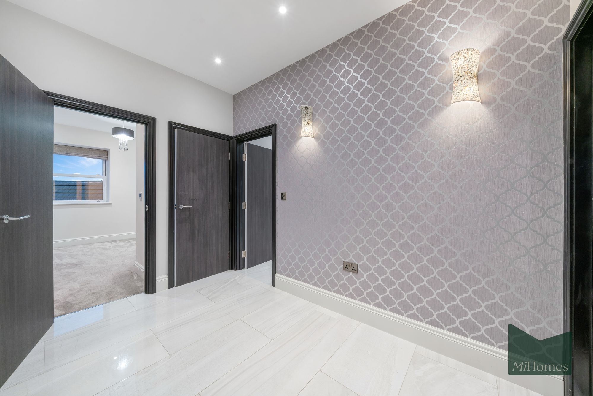 2 bed flat to rent in Rowantree Road, EN2  - Property Image 5