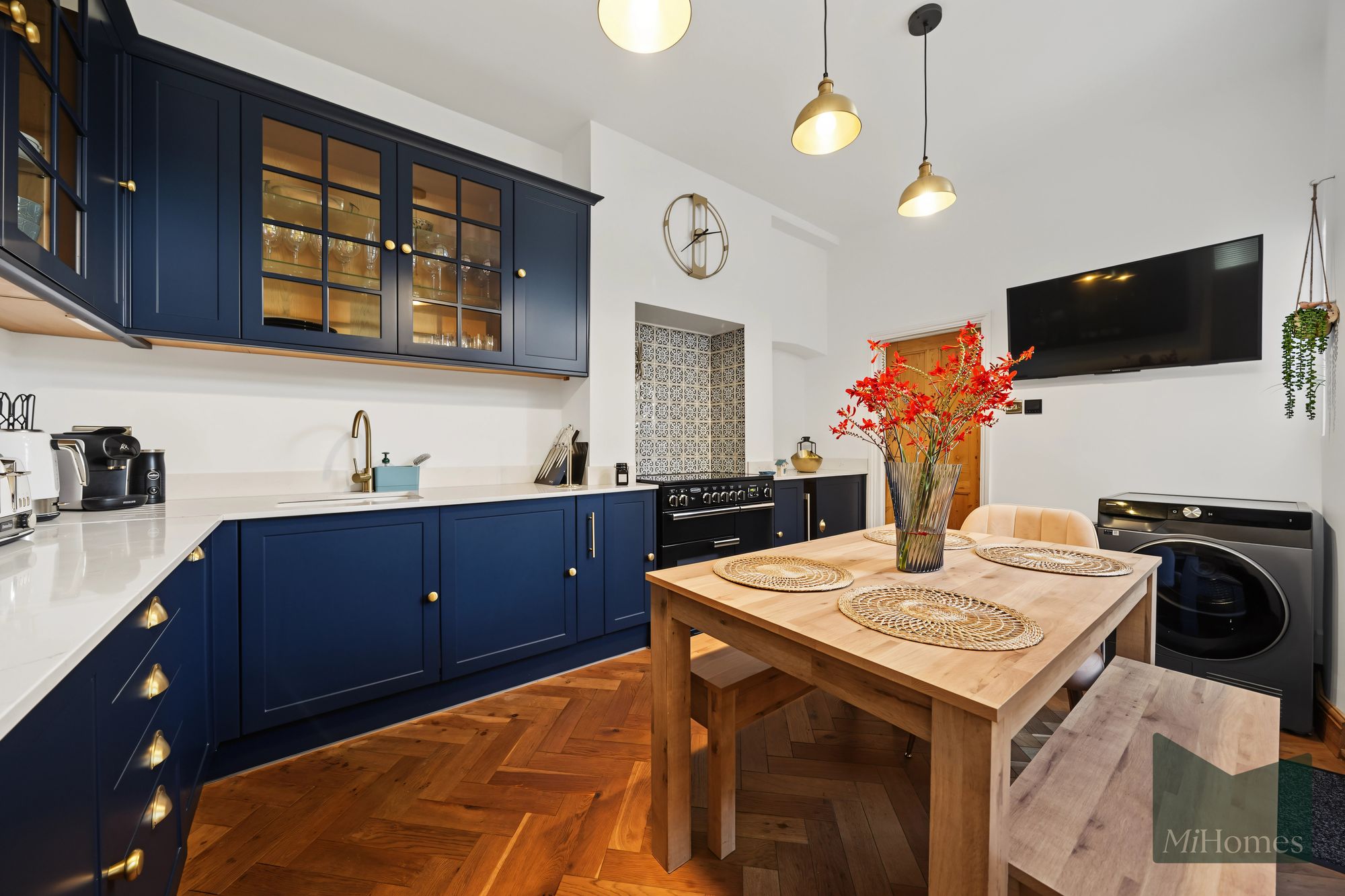 1 bed ground floor flat for sale in Fox Lane, London, N13 - Property Image 10