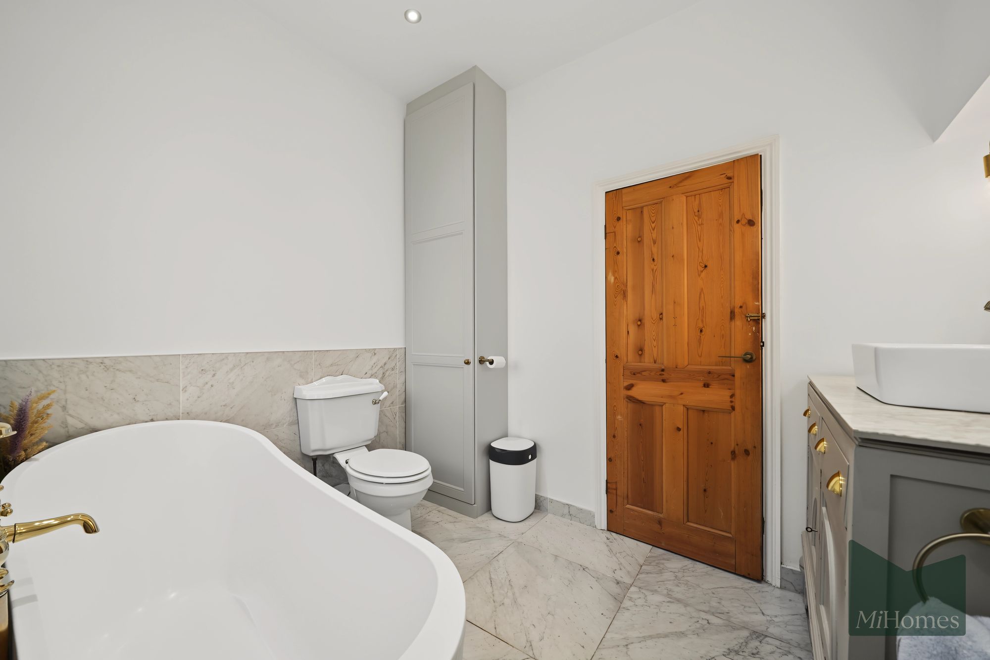 1 bed ground floor flat for sale in Fox Lane, London, N13 - Property Image 28