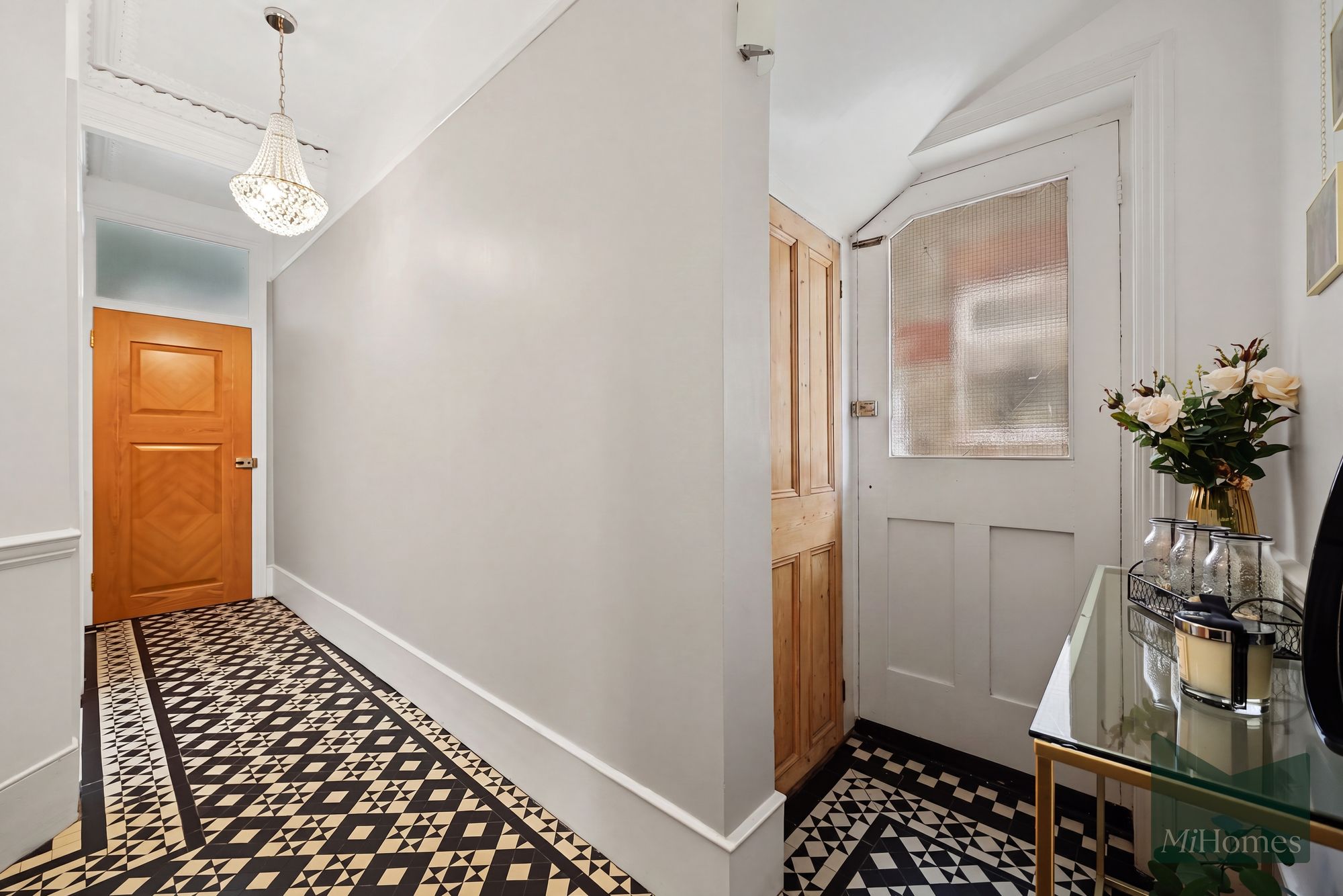 1 bed ground floor flat for sale in Fox Lane, London, N13 - Property Image 30