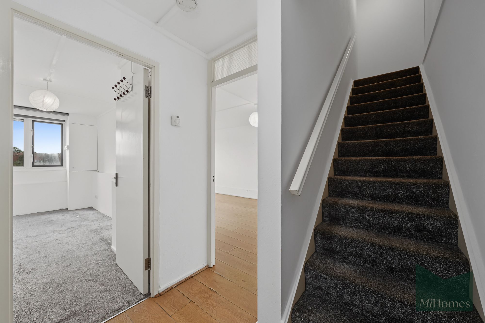 3 bed flat for sale in Gloucester Road, Hawkinge Gloucester Road, N17  - Property Image 9