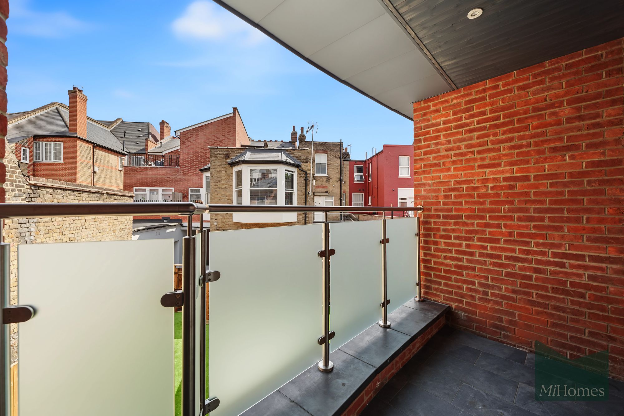 2 bed apartment to rent in Lunar Court, Enfield  - Property Image 2