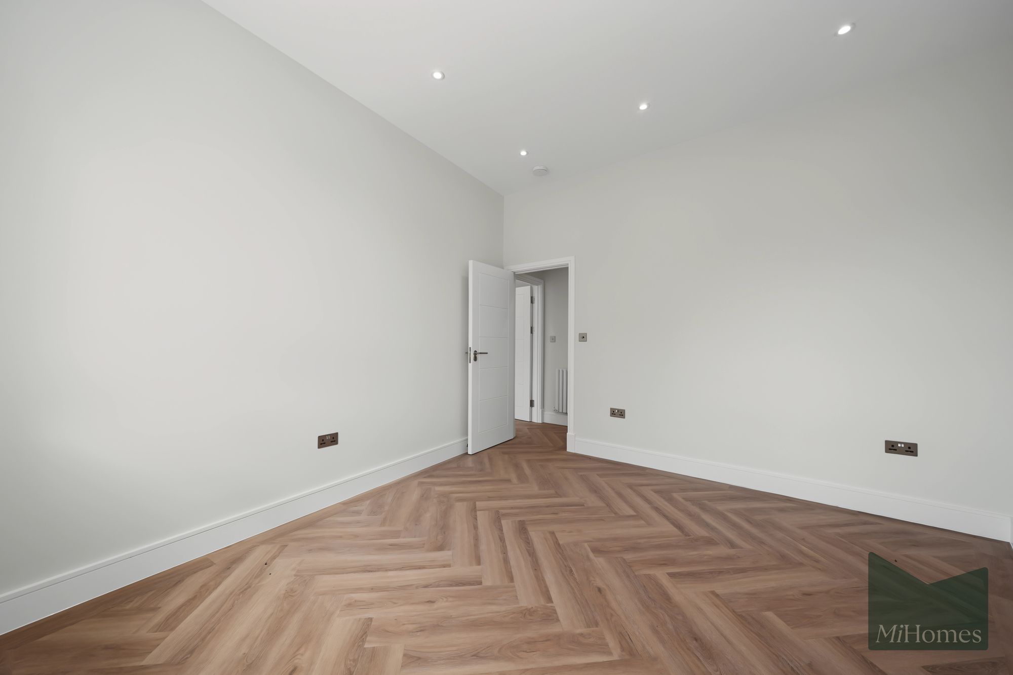 2 bed apartment to rent in Lunar Court, Enfield  - Property Image 9