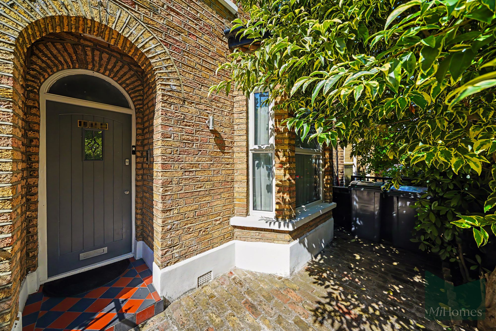 4 bed terraced house for sale in Church Road, London, N17 - Property Image 2