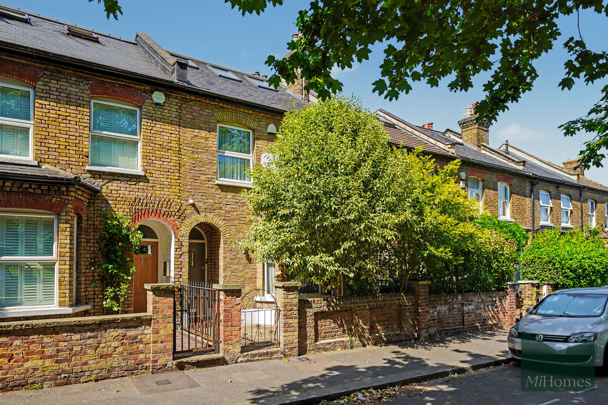4 bed terraced house for sale in Church Road, London, N17 - Property Image 1
