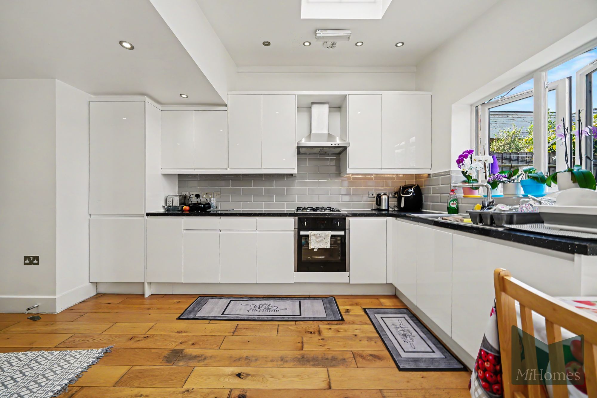 4 bed terraced house for sale in Church Road, London, N17 - Property Image 4