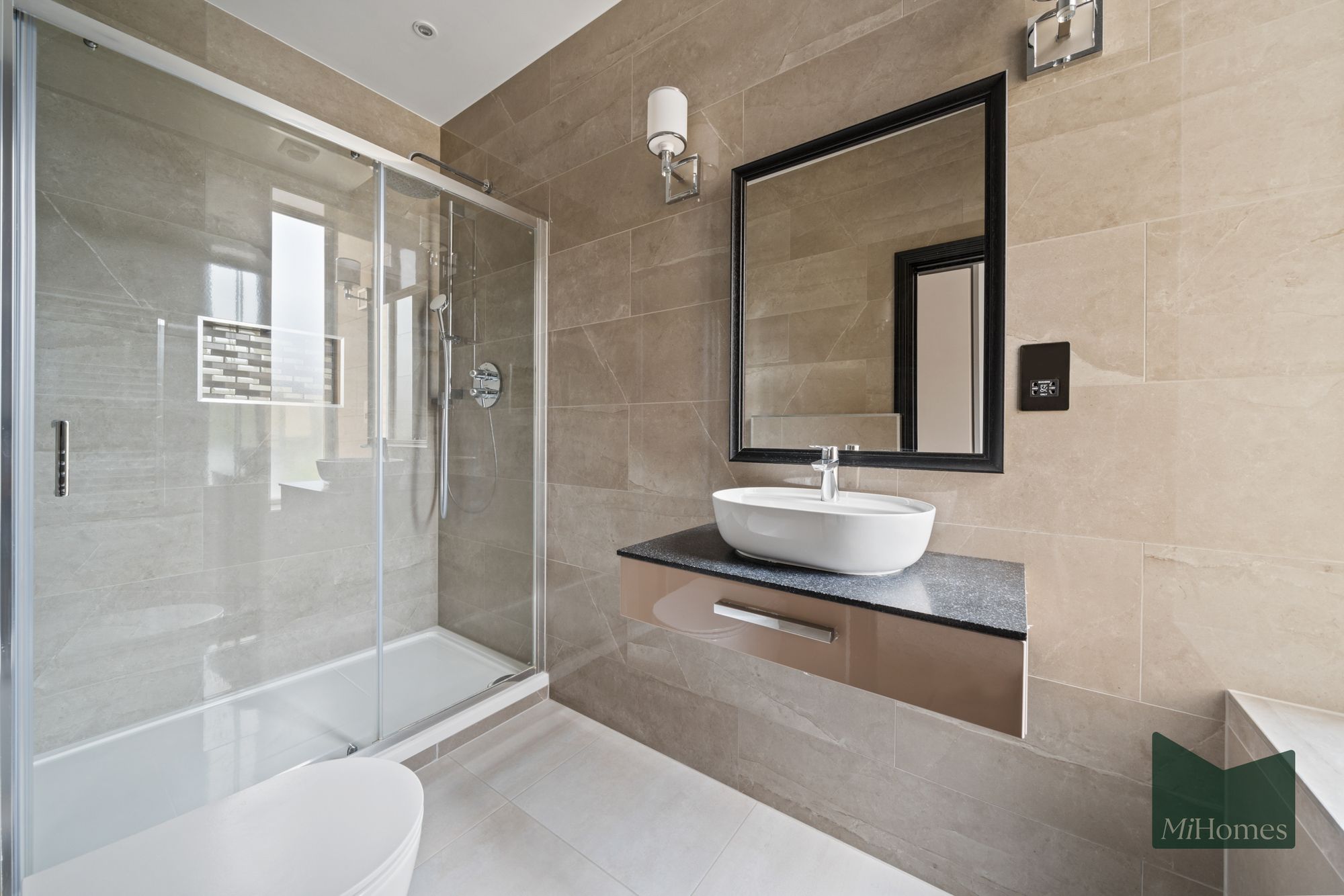 5 bed detached house to rent in Rowantree Road, Enfield, EN2 - Property Image 11