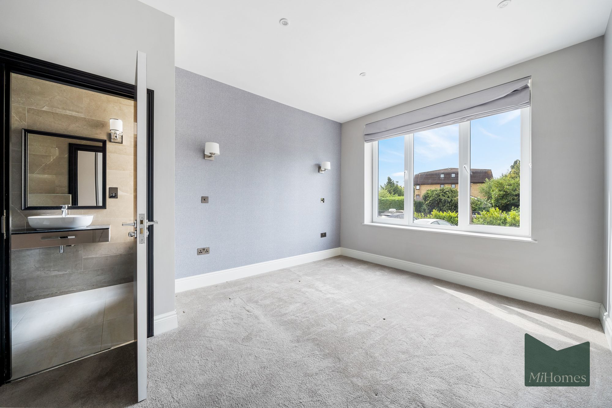 5 bed detached house to rent in Rowantree Road, Enfield, EN2 - Property Image 4