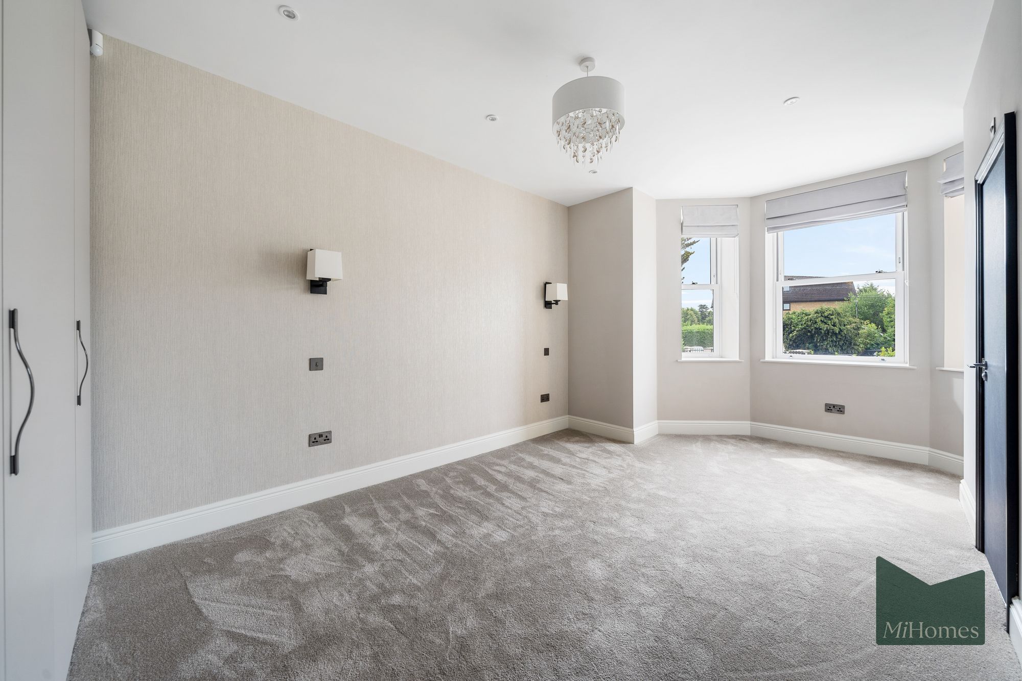 5 bed detached house to rent in Rowantree Road, Enfield, EN2 - Property Image 8
