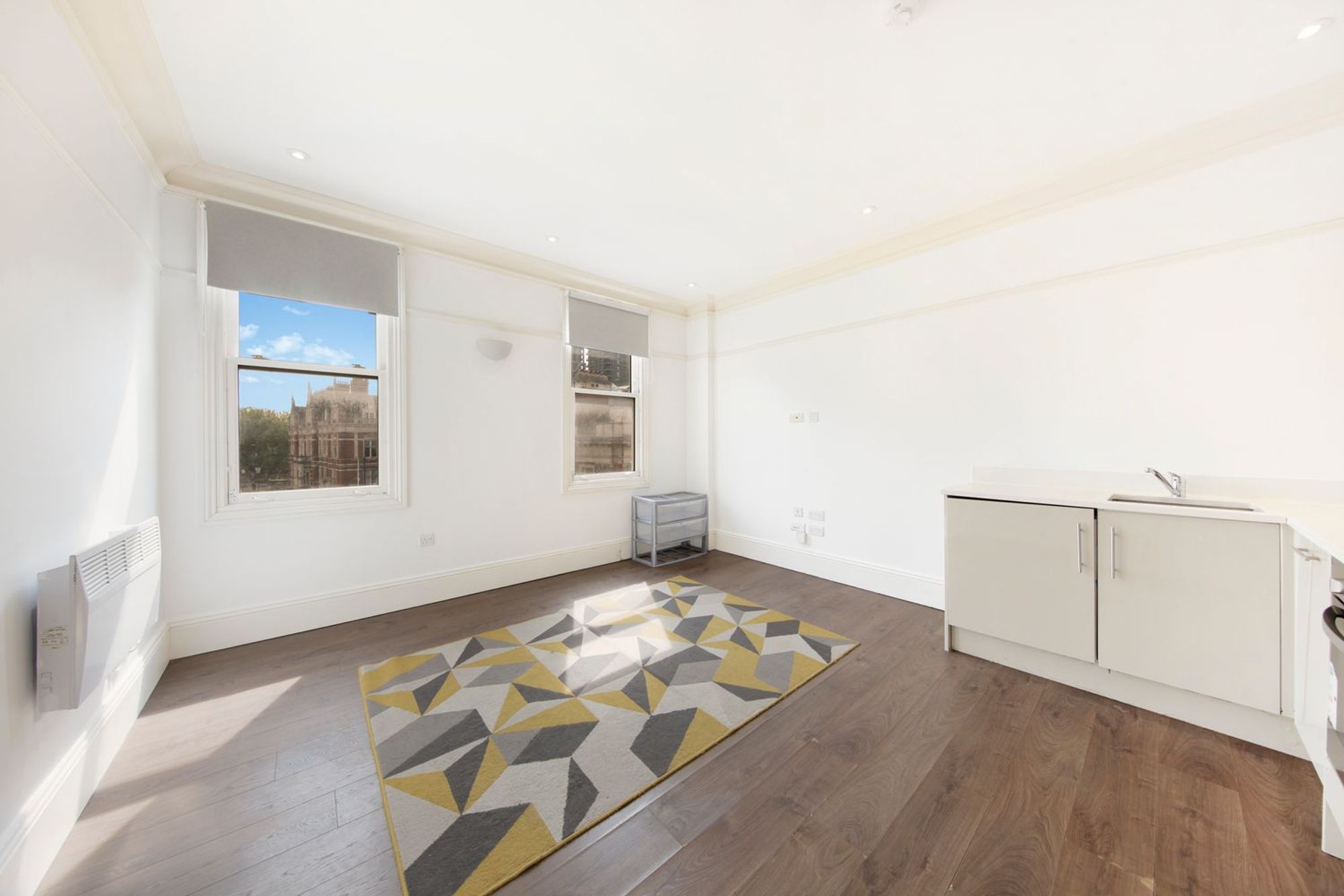 1 bed flat to rent in High Street, Croydon  - Property Image 9