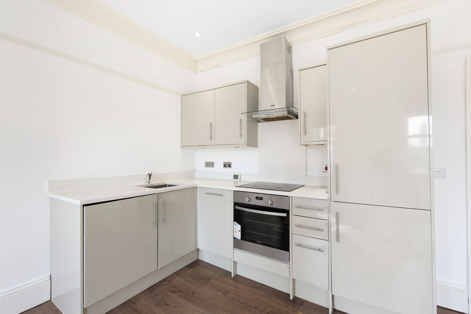 1 bed flat to rent in High Street, Croydon  - Property Image 8