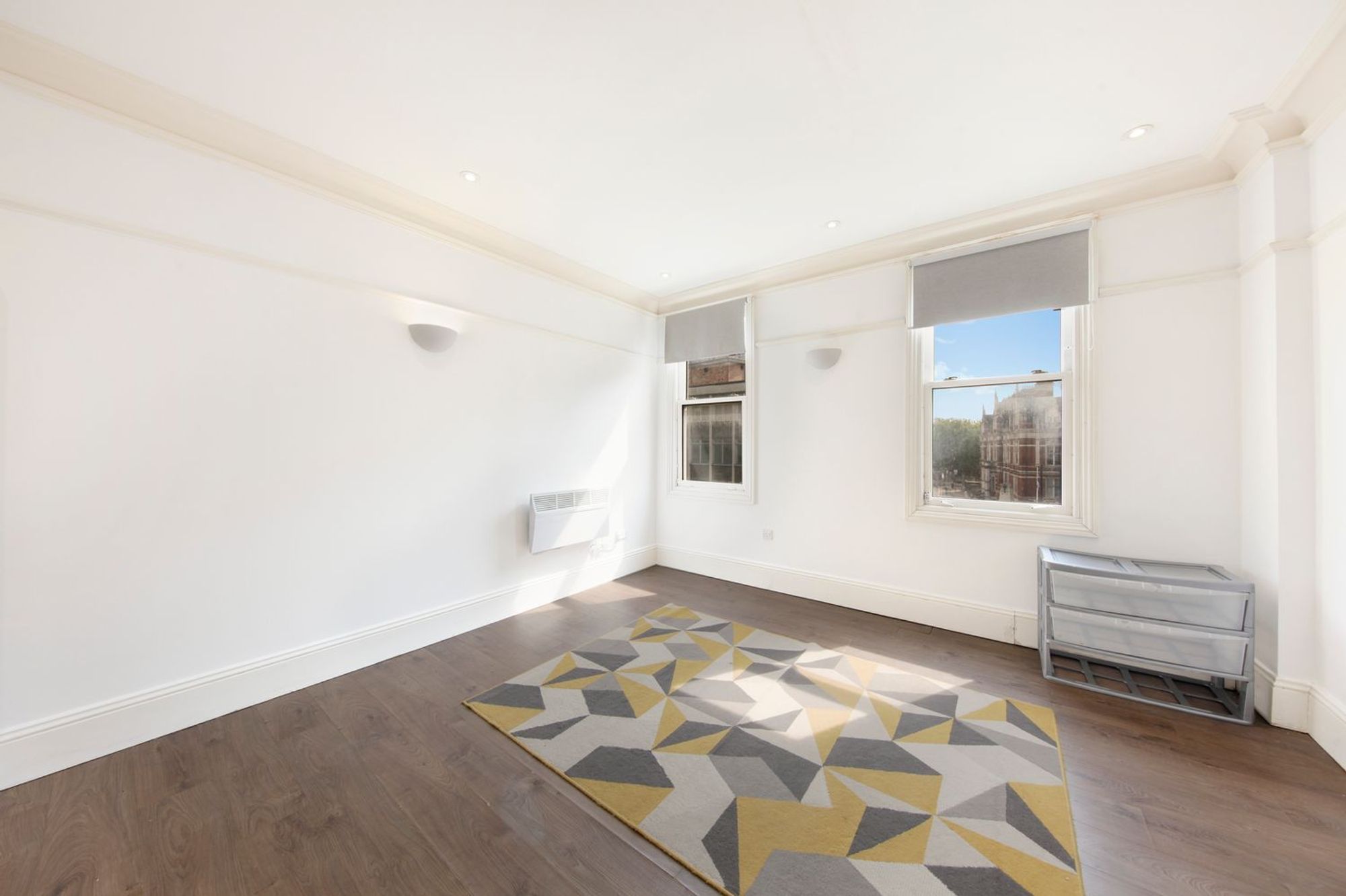 1 bed flat to rent in High Street, Croydon  - Property Image 2