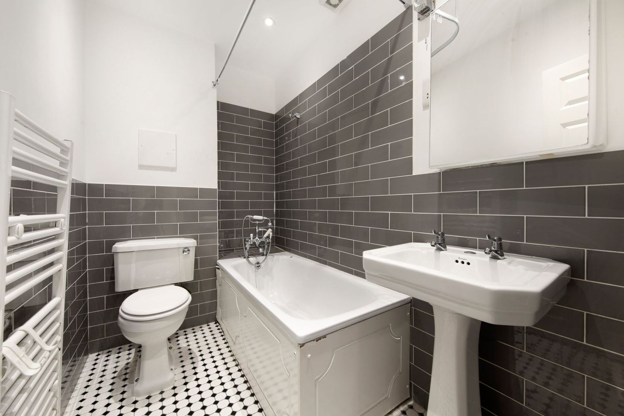 1 bed flat to rent in High Street, Croydon  - Property Image 6