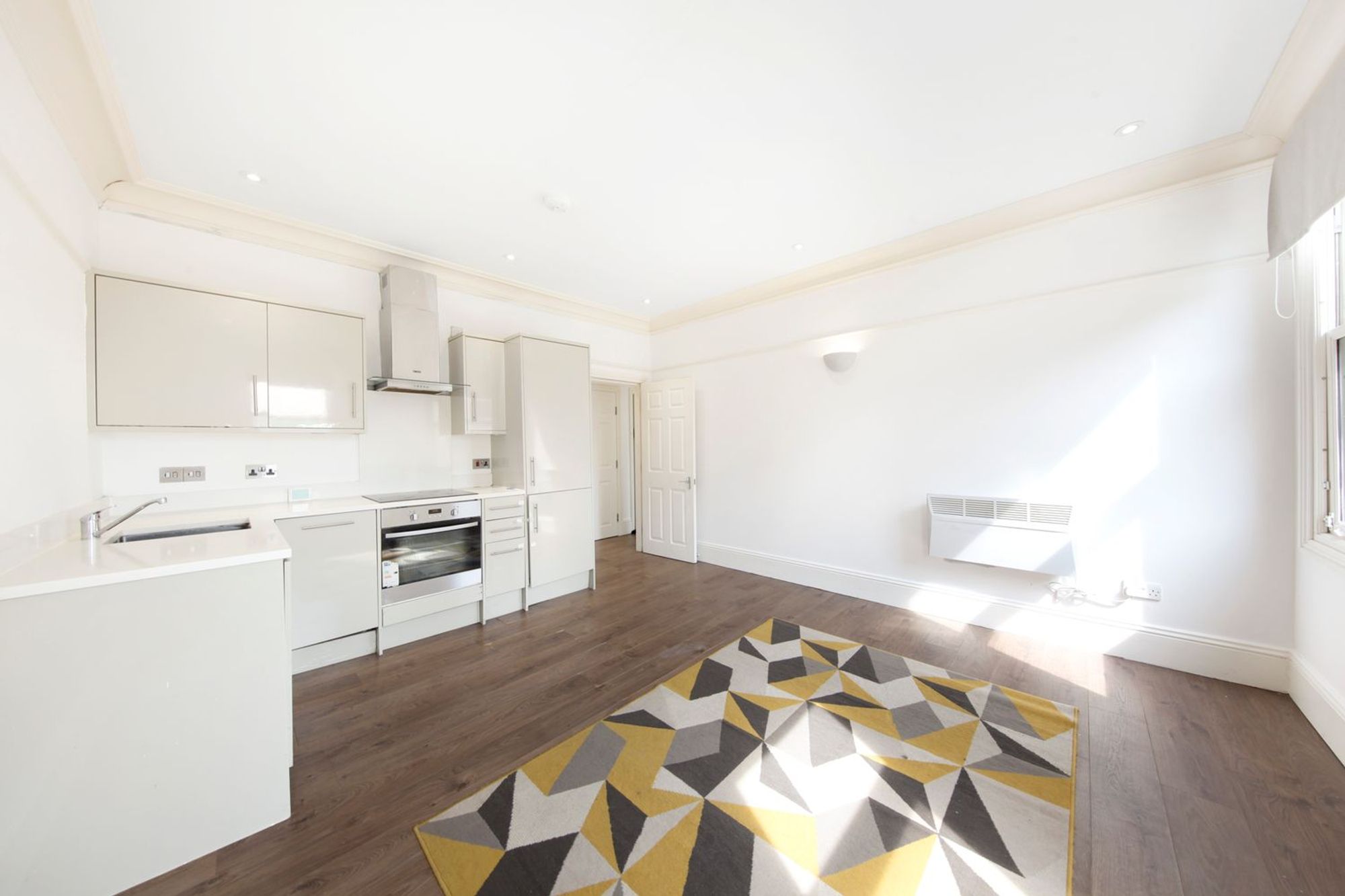 1 bed flat to rent in High Street, Croydon  - Property Image 1