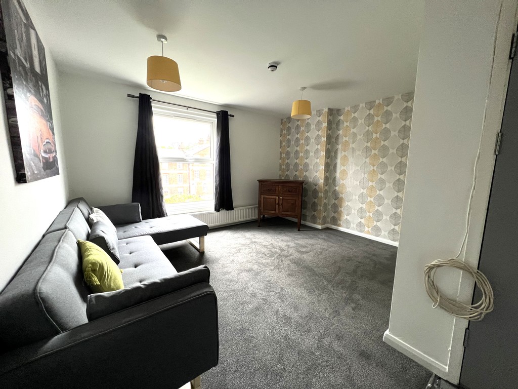 2 bed apartment to rent in Longbrook Street - Property Image 1