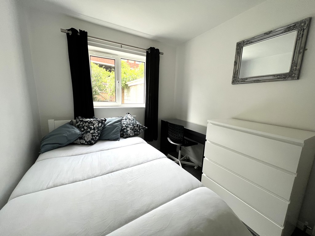 2 bed apartment to rent in Longbrook Street  - Property Image 11