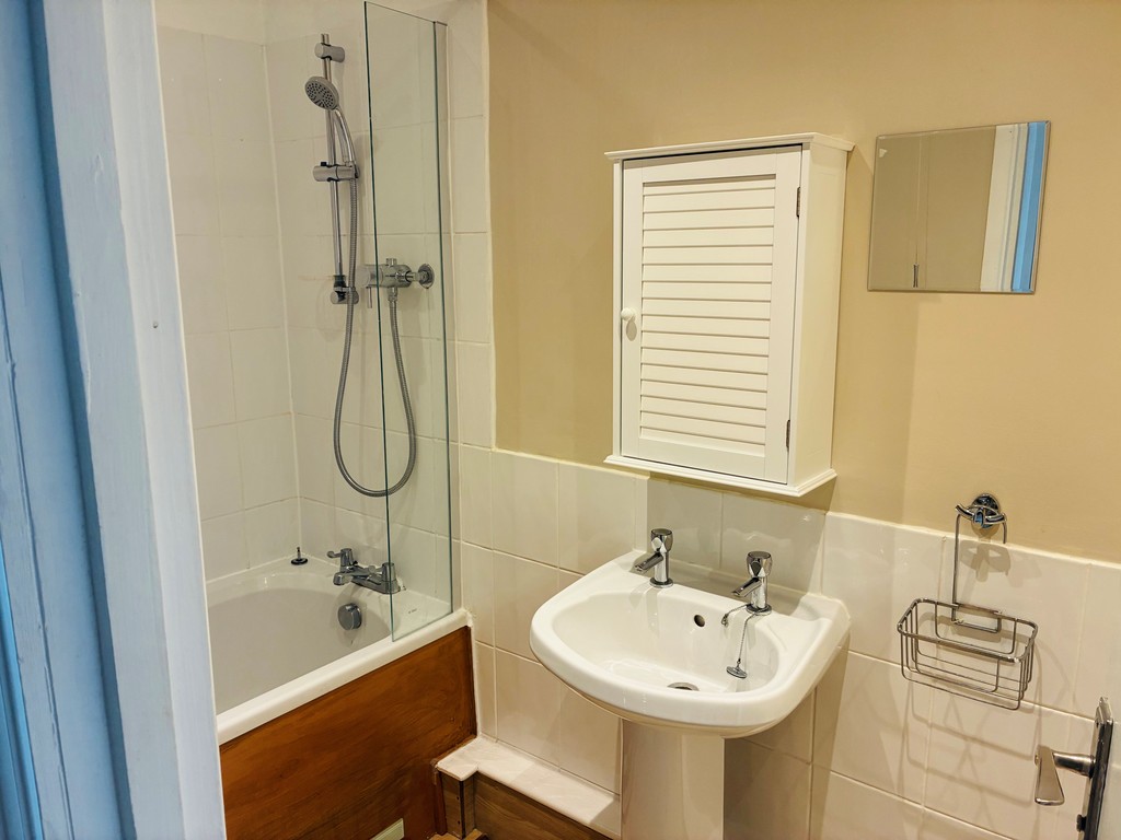 2 bed ground floor maisonette for sale in Union Road, St James, Exeter  - Property Image 10