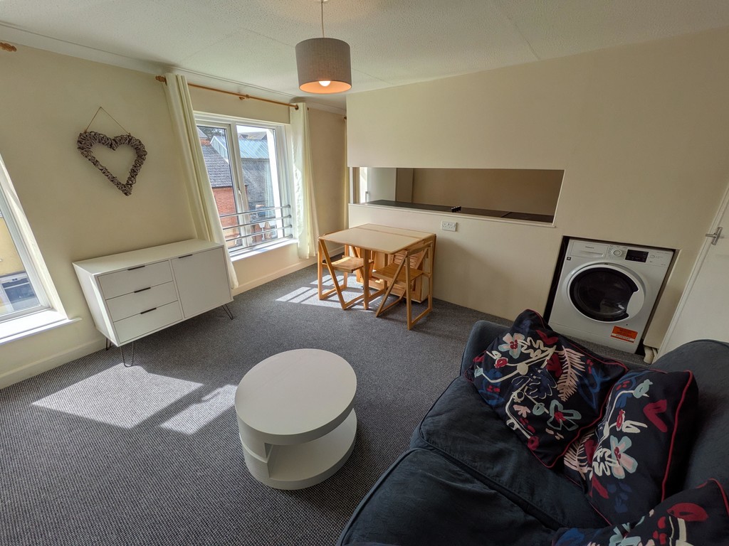 2 bed apartment to rent in Grosvenor Place, Exeter  - Property Image 2