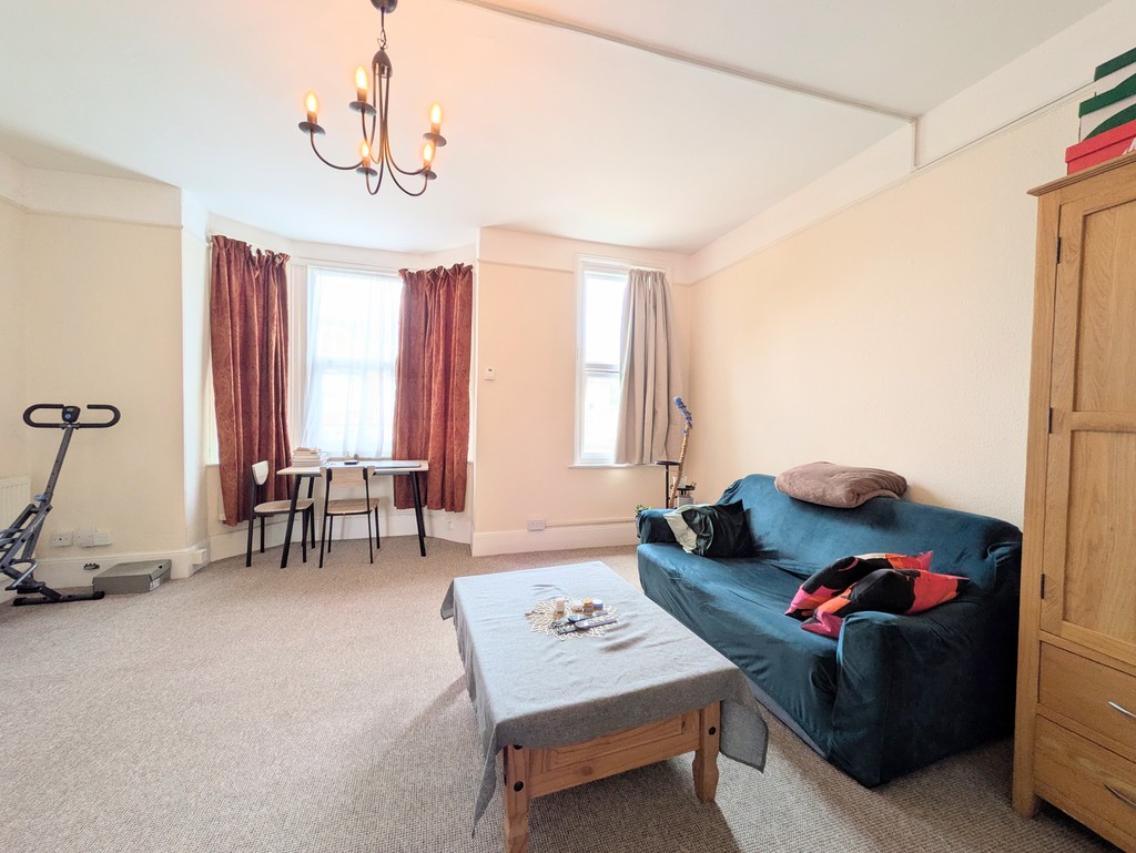 3 bed terraced house for sale in 3 self contained 1-bedroom flats  - Property Image 10