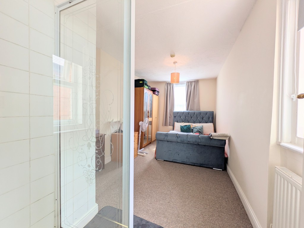 3 bed terraced house for sale in 3 self contained 1-bedroom flats  - Property Image 13