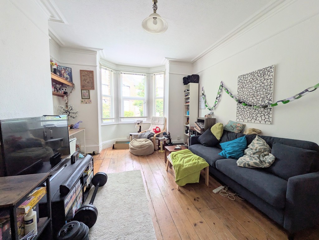3 bed terraced house for sale in 3 self contained 1-bedroom flats  - Property Image 4