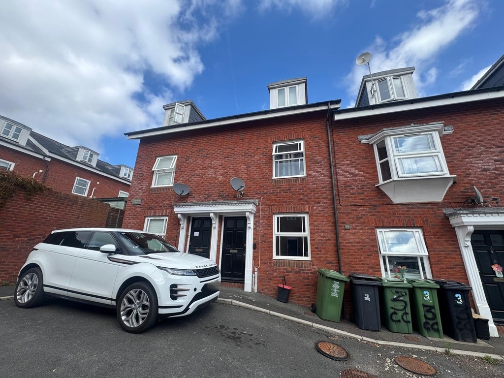 4 bed terraced house for sale in Charmian Court, Sivell Place, EX2  - Property Image 1