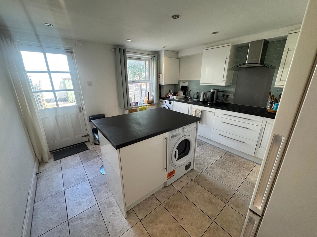 4 bed terraced house for sale in Charmian Court, Sivell Place, EX2  - Property Image 4