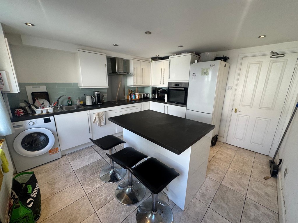 4 bed terraced house for sale in Charmian Court, Sivell Place, EX2  - Property Image 5