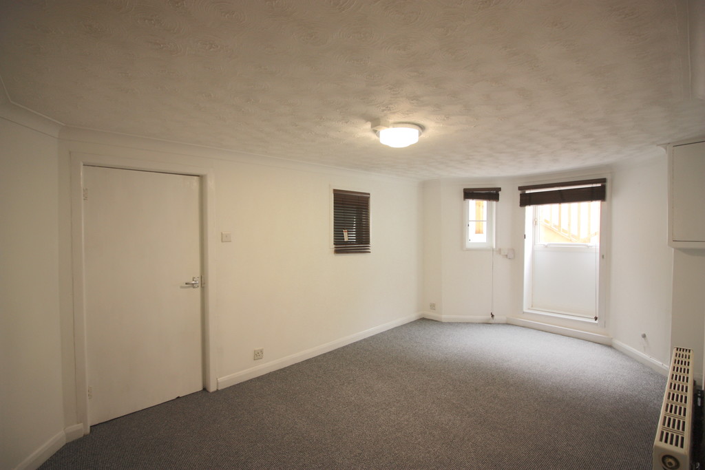 1 bed flat to rent in Regents Park, Heavitree 3