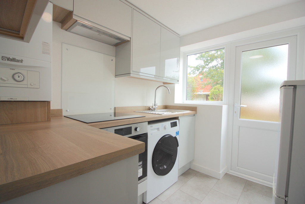 1 bed flat to rent in Regents Park, Heavitree 2