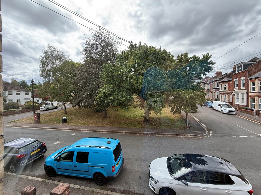 3 bed terraced house to rent in Regents Park, (Main House), Heavitree 11