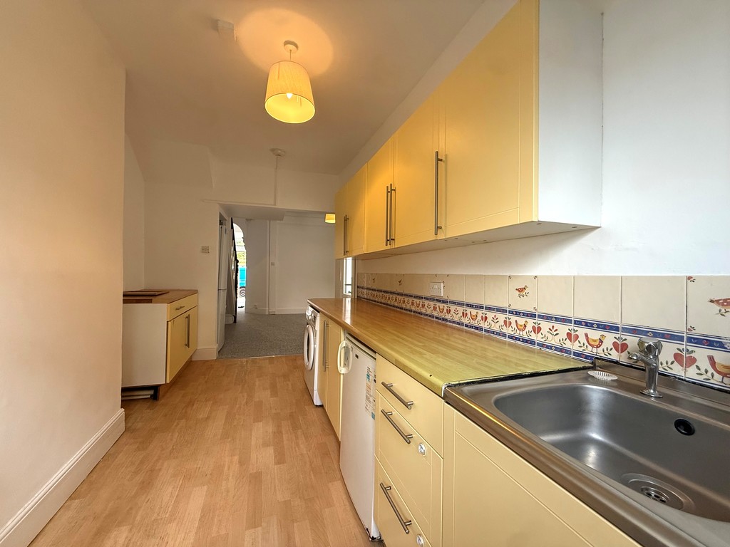 3 bed terraced house to rent in Regents Park, (Main House), Heavitree 7