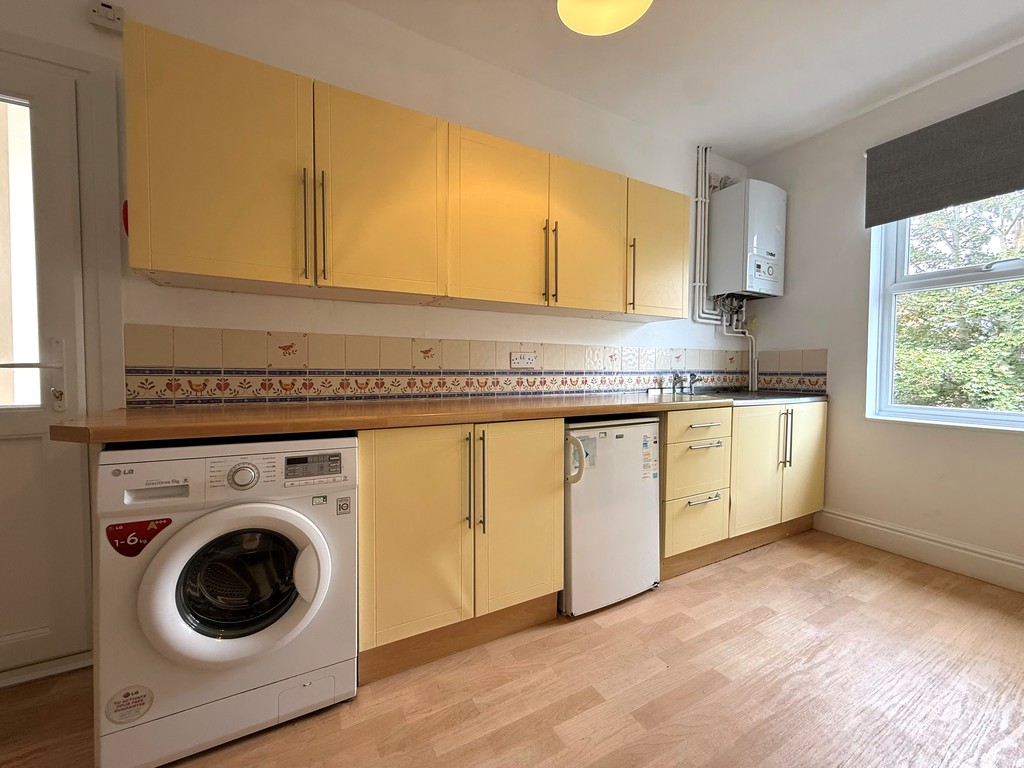 3 bed terraced house to rent in Regents Park, (Main House), Heavitree 6